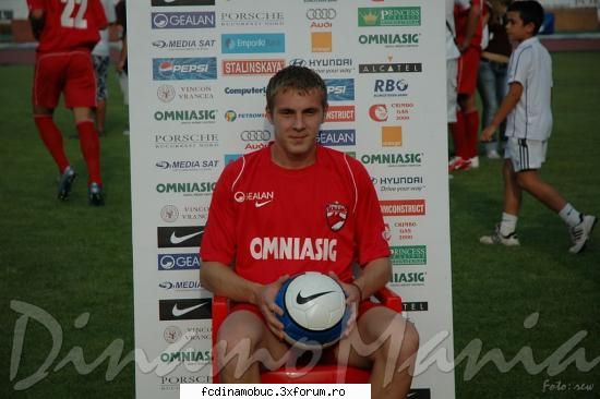 un fundas bun din romania dar nu cred ca este cel mai bun.este unul dintre cei mai buni... cosmin